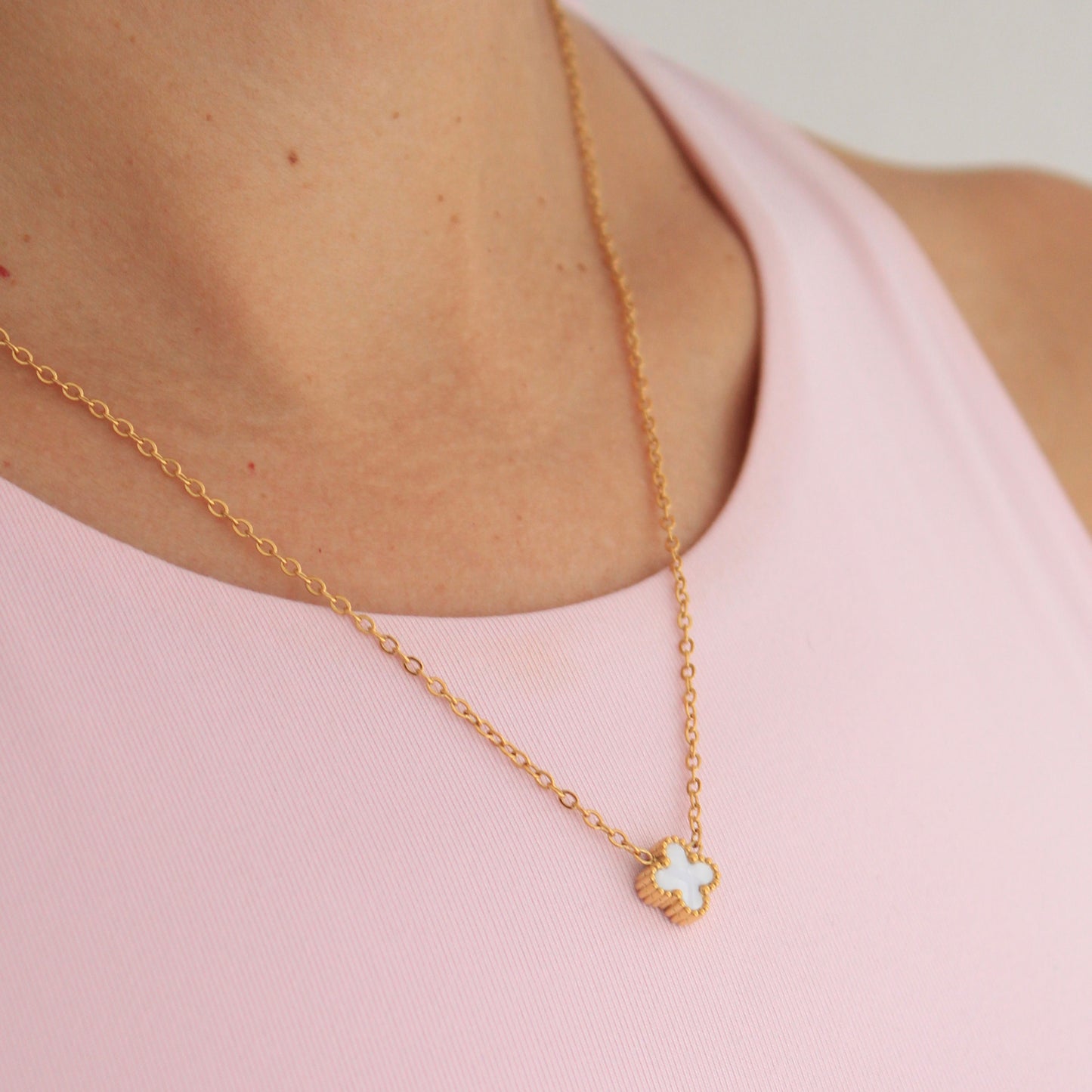 White Mini Clover Necklace💧