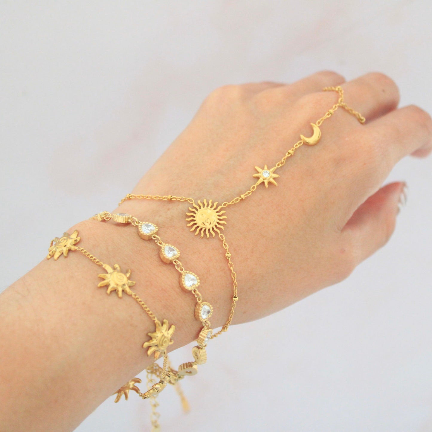 Sun Hand Chain💧