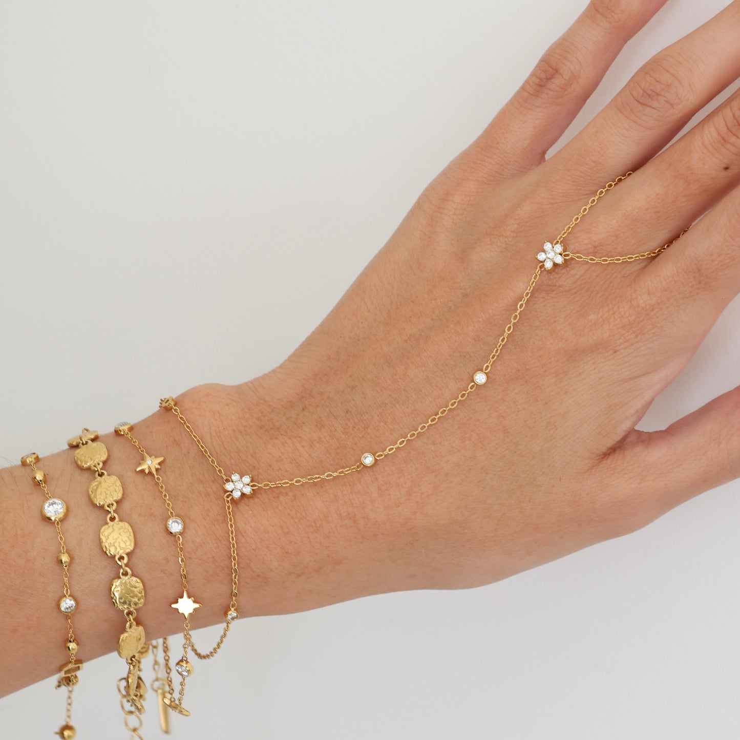 Odilia Hand Chain💧