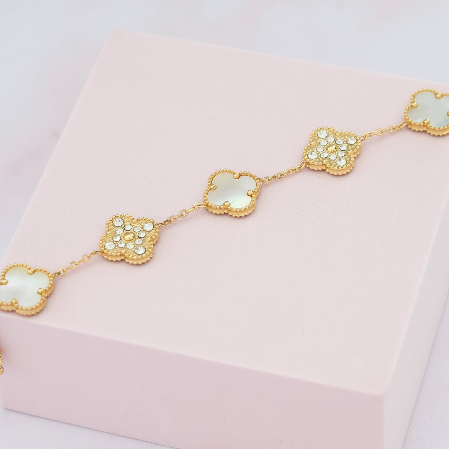 White and Zircons Clover Bracelet💧